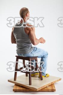 Sitting reference of Alberto 0013